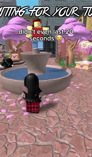 idk why they shoot random ppl 🥹 #roblox #mm2 #relatablecontent #mm2funny