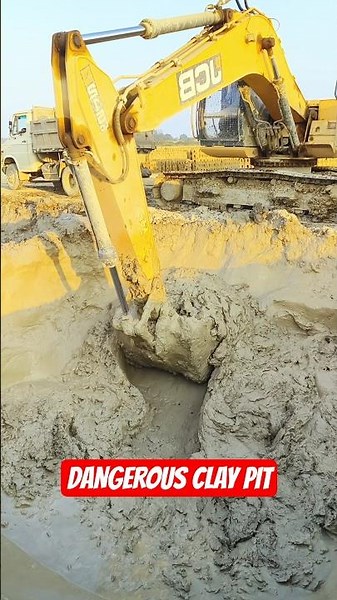 JCB Excavator Deep Mud Loading | Sinking in Clay Pit Recovery & Truck Loading 🔥 #shorts #jcbtractor