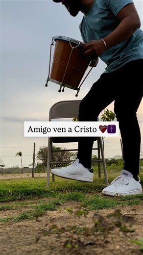 Jimmy Ledesma on Instagram: "Amigo ven a Cristo ❤️‍啕✝️ #jimmyledesmamusic #inspirational #musicacristiana #alabanza #adoración"