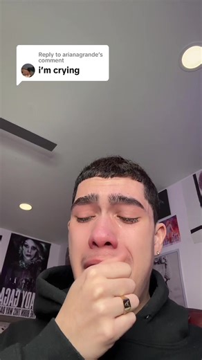 On DECEMBER 30, 2023 😭 my IDOL noticed me 🙏🏼🦋 #viral #arianagrande #fyp #arianator #noticed