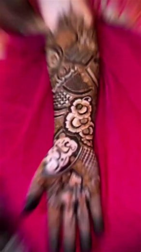 Henna Artist😫💞....