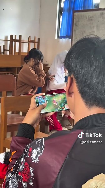 “Through The Galaxy, Claim The Victory, To Be The Next History” Day 2 wrapped, the energy keeps climbing🐘🔥 Every moment pushes us closer to victory and a new chapter of history🏆 Stay tuned👀‼️ #ClassMeeting2025 #OsisSmazaProduction #ThroughTheGalaxyClaimTheVictoryToBeTheNextHistory