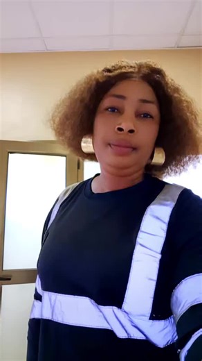 Vidéos de Tapé Larissa (@tap.larissa) avec son original - Colombe Merveille Officielle