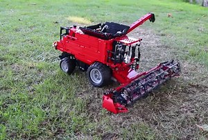 Custom LEGO Case IH Axial-Flow Combine (Created by LudoClem'LEGO http://bit.ly/33k7019) | Beyond the Brick