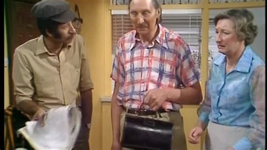 Don't.Drink.The.Water.s02e03.A.Helping.Hand.1975.DVDRip.h264-TVV