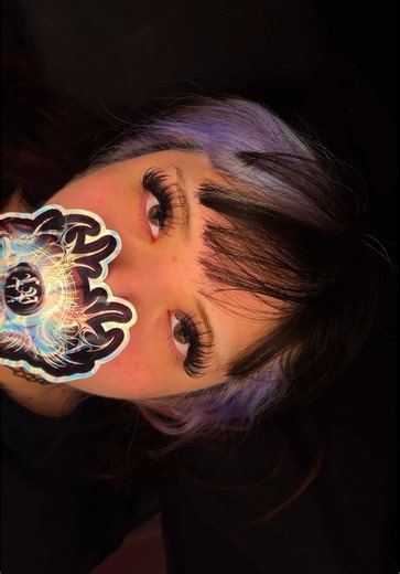 How to Create a Wispy Set of Eyelash Extensions