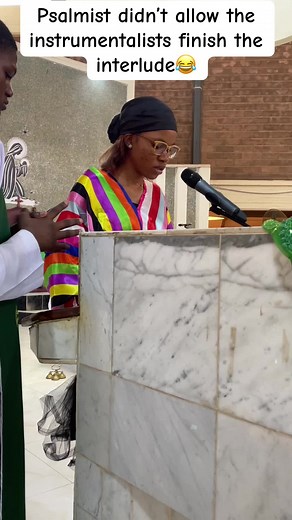 Our psalmist decided to interrupt the instrumentalists’ interlude.. they nearly lost it😂 Psalmist- @Thrift by Jessy #mhc_choir #weareback #fyp #fypageシ #catholictiktok #fypシ @_oluwadunsin @opintopaintings @Mckuwait @St Cecilia Choir [Fuoye] @fakoredetolulope5 @_McIfy @ClaretBeatz