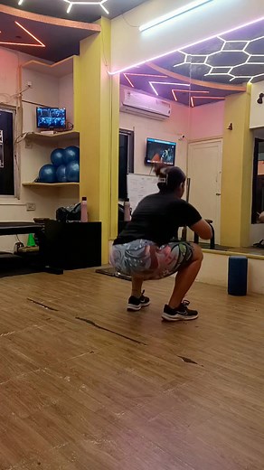 11 reactions | Full body fat crying...... jumping 例例...... DM...