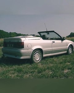 🇫🇷 Renault 19 16S Cabriolet — Le charme sportif des années 90 Une silhouette élégante, un moteur plein de caractère et l’esprit Renault Sport dans un cabriolet devenu aujourd’hui une vraie youngtimer recherchée. Décapotée, la 19 16S offre ce petit goût de liberté qu’on n’oublie jamais 🌞🚗💨 #renault #voiture #youngtimer #france #cars | Le Vintage Loft Garage