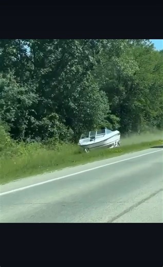 Runaway boat on the highway! | ACT Boat & Jetski Licence