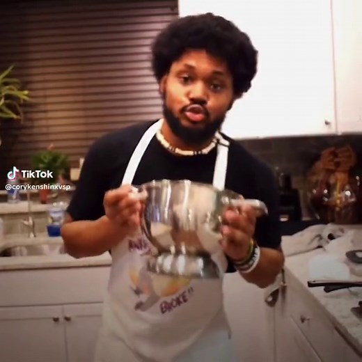 when they both know how to cook>>> THANK YA’LL FOR 13.2K 😛 I LOVE YA’LL. #coryxkenshin #spookyscarysunday #berleezy #eezygang #coryandberleezy #cooking #samurai