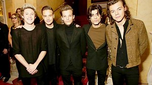 One Direction Tampil Romantis di American Music Awards 2014