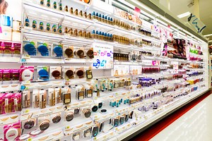 How to Start a Beauty Supply Store (In 11 Easy Steps)
