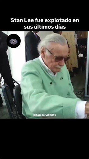 Datos Olvidados ⁉️ on Instagram: "👁️🎬 Stan Lee: admirado por millones, pero explotado por los más cercanos a él… 🚨 Antes de continuar, visita el enlace en mi perfil y descubre lo inexplicable. 🕵️‍♂️ El documental “Stan Lee: El Capítulo Final” revela con imágenes inéditas los abusos y negligencias que sufrió la leyenda del cómic en sus últimos días. ¿Quiénes se beneficiaron realmente de su fama y legado? 🔎 Detrás de la fama, las verdades son mucho más oscuras. Descúbrelas ahora en LO INEXPLI
