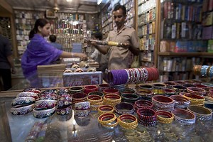 Top 10 Indian Fashion & Imitation Jewellery Wholesalers in 2025