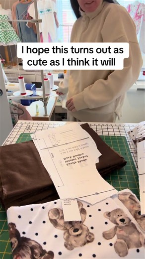 Cuddle fleece has to be one of the messiest fabrics to cut 🤦🏻‍♀️