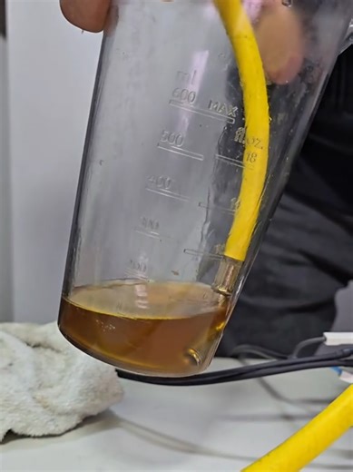 substituição do óleo do compressor. #oleodocomepressor #refrigerista #portalrefrigeração #compressão