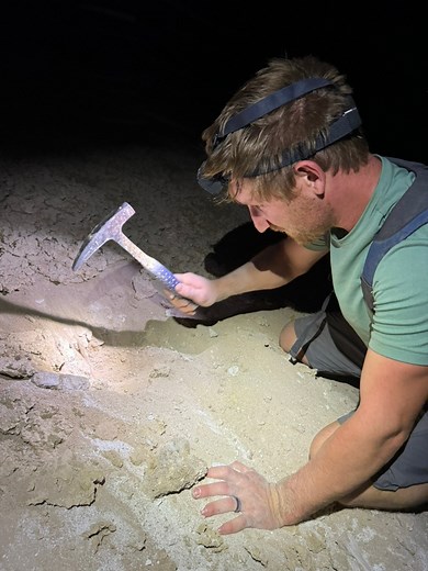 40K views · 623 reactions | Here’s a fun new rockhound location! If you ever find your self near Camp Verde, check out the salt mine trail. You can find a variety of different pseudomorphs after Glauberites. Selenite, gypsum, and calcite are the most common. We will be giving away a ton of these tonight during our live gem show! ❤️ Make sure to join our live gem show group. We pay YOU $5 for every post you make! 勞 | That Camping Couple | Facebook