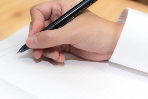 もう悩まない！人事考課での自己評価の書き方と個人目標の設定のコツ