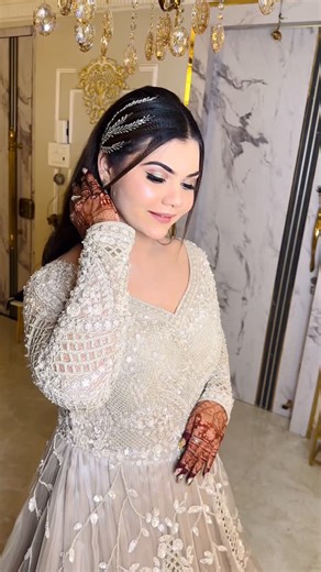 Ankita Gupta | Bridal Makeup Artist on Instagram: "TANYA ! ❤️ The real life Princess for her Engagement along with her stunning Divas.. 😍 We love the amount of beauty this reel holds.. she looked straight out of a glamourous fairyland.. 👸🏻 Wait for her other looks 🥰 @_.tanya.arora._"