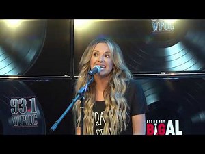 Carly Pearce Performs "Hide The Wine"