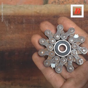 412K views · 105 reactions | Here's a fun way to recycle that old chain! Credit: diy4kids https://www.youtube.com/channel/UCPv2AffIFnq5z3FUvWL-Qcg | BICYCLING magazine | Facebook
