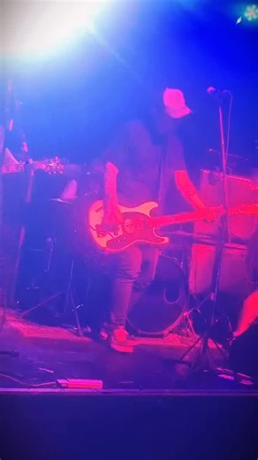 🙏🏻 Video resumen del martes 13 en @clubvbar Gracias a todxs los asistentes que escucharon y aplaudieron nuestras canciones! Un saludo para todas las bandas con las que competimos escenario: @horror_biz666999 , @psycho.poker y @lkmpunx Gracias a @cretin.movies , @selector_lucho Por invitarnos…… #perrosdemarte #punknacional #punkargentinonacional #cretinmovies #perrosdemartepunk | Perros de Marte