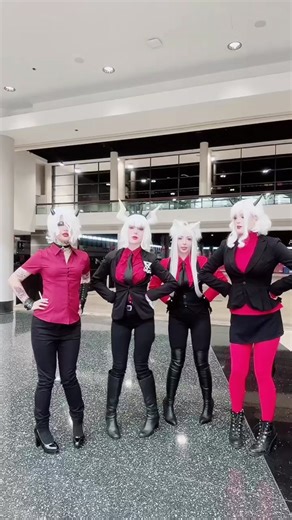 Had alot of fun at #c2e2 this last weekend!! Our hell taker group 😼😼 Modeus: @Miss satinstars Zdrara: @♡ charlotte ♡ Cerberus: @DemonPresident Lucifer: me #helltaker #helltakercosplay #helltakerlucifer #helltakercerberus #helltakermodeus #helltakerzdrada #zdraracosplay #lucifercosplay #modeuscosplay #cerberuscosplay