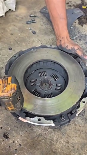 Tractor clutch replacement 👨‍🔧🚜