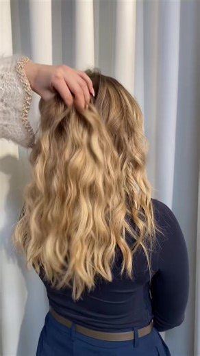 Messy Beach Waves Hairstyle Tutorial for Summer
