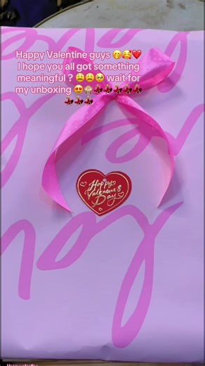 Happy valentine guys 💗💗❤️💃🏼🥹🤭🤭 #happyvalentinesday💞 #viral #fyp #fypviralシ #1millionviews @🧜‍♀️evil understanding gf🦋 @Haymuz James @Oyoyo Rice @Ojih M'kido 1 @@EmmylordLovemeone @Isah musa