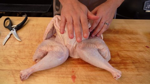 Easy way to spatchcock a whole turkey