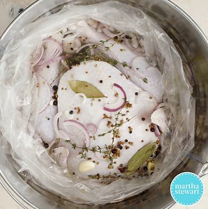 Consider this your Thanksgiving alert: It's time to brine! http://ow.ly/B4Yh30gJ55g | Martha Stewart