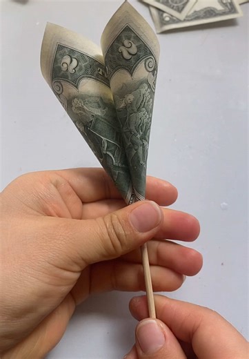 Tutorial para colocar billetes en palillos de brocheta