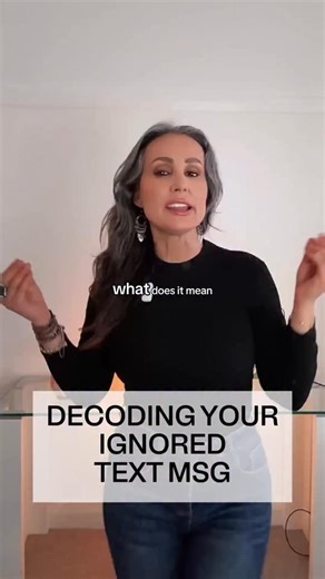 When they ignore your text but stay active online, don’t rush to rejection. Psychology shows silence often says more about their brain than about you #psychologyfacts #bodylanguage #communicationskills #datinglife #relationshipsadvice | Liz Rose