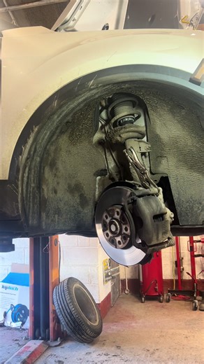 Volkswagen T-Roc Brake Pad Replacement Guide