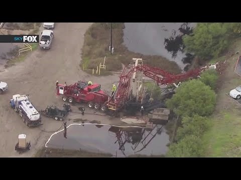 Worker falls 50 feet after oil derrick collapses in Long Beach