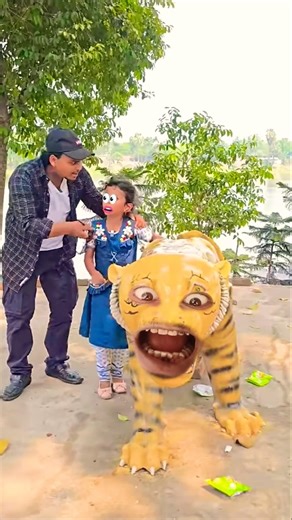 Tiger Ne Ladki Ko Dara Diya #crazyteam