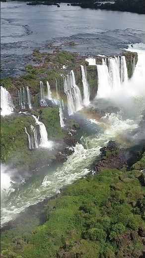Wodospad Iguazu z lotu ptaka. Wideo z drona w 4k