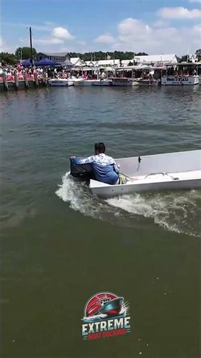 Boater makes tragic Mistake Boat Docking