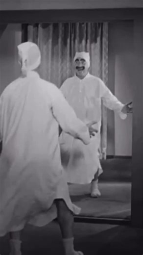 The Marx Brothers 🪄 on Instagram: "The iconic mirror scene from the classic pre-Code film DUCK SOUP (1933)!! 🤣🤍 In the clip we have #HarpoMarx imitating #GrouchoMarx ! Also starring the rest of #TheMarxBrothers and the iconic #MargaretDumont ! 🔥 Such a quiet scene that can’t help but make you laugh! #ducksoup #marxbrothers #comedy #comedians #classics #classic #oldhollywood #precode #precodehollywood"
