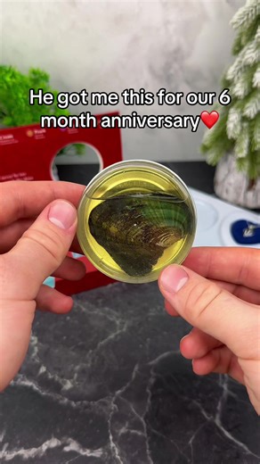 The Perfect Pearl Necklace Gift for Anniversaries