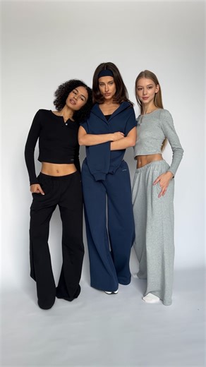 Katherine Sara on Instagram: "five sneaky bedroom acne triggers you’re not thinking about 💤✨ polyester pillowcases, polyester pajamas, fragranced laundry products, heavy hair products, and over-exfoliating before bed can all clog pores and irritate your skin overnight. switching to 100% organic cotton bedding and pajamas made the biggest difference for my skin. it’s breathable, clean, and actually lets your skin reset while you sleep. our 100% organic cotton pajamas launch in just 8 days. novem