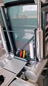 💚 Kenworth K100 💚 #kenworth #k100 #trailer #trucking #scale #diecast #collection #118scale #mariotoys #actopan #traileros #trailerosdela57 #trailerosmexicanos #trailerosdelmundo #trailerosdecorazon | Mario Toys