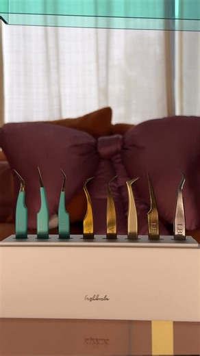This is what lash dreams are made of ✨ @lashboxla acrylic tweezer holder that keeps every tweezer perfectly in place & safe🩵 #lashboxla #iylashextensions #lashbox #panamacitylashes #lbla | Iylashextensions