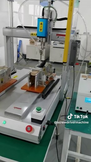 TikTok의 Screwdriver Robot ChinaFactory