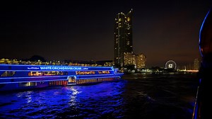 Evening River Cruise in Bangkok – Thai Dinner & Sunset over Chao Phraya (4K)