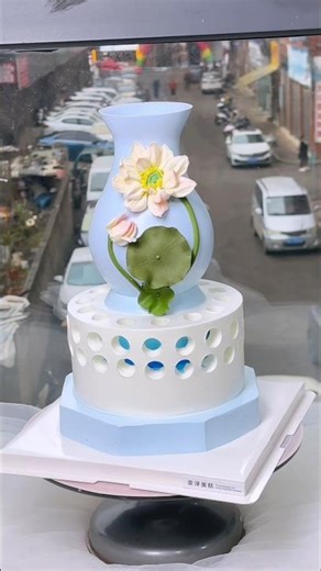 Let's have some New Year's ceramic cakes! #CeramicCakes trending