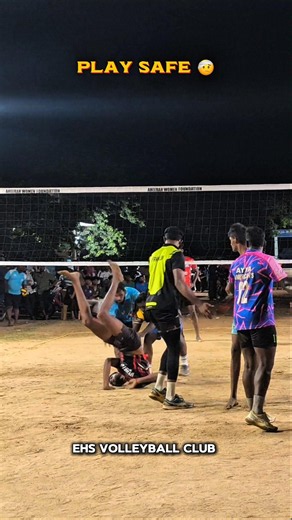 Play Safe 🫤 Mayiladuthurai Blocker Injury 🤕🫤 #viral#volleyball#trendingshorts#youtubeshorts#shorts