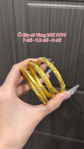 Nhà Gem đang có 3 mẫu vòng tay Vàng 24K 9999 hàng CNC 7-8-9.2 chỉ hàng siêu đẹp Chị em nào muốn tổng kết tích luỹ cuối năm bằng những siêu phẩm này ko? Ib ngay ạ ^^ #gemmijewelry #vongtayvang #vang24k #vang9999 #vongtayvang9999